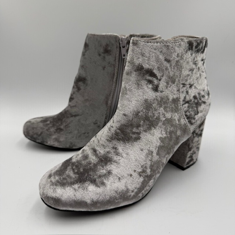 Diba Silver Grey Crushed‎ Velvet Ankle Boots Block Heel Side Zip Womens 7.5M